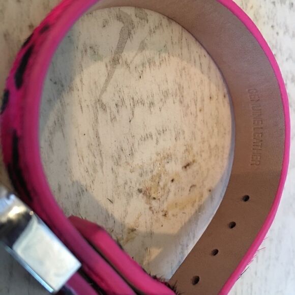 Rustic Cuff Fuschia Animal! - Picture 4 of 11